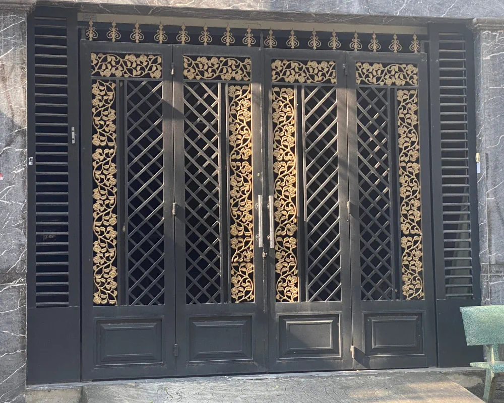 Mẫu thiết kế cổng sắt mỹ thuật AH0309