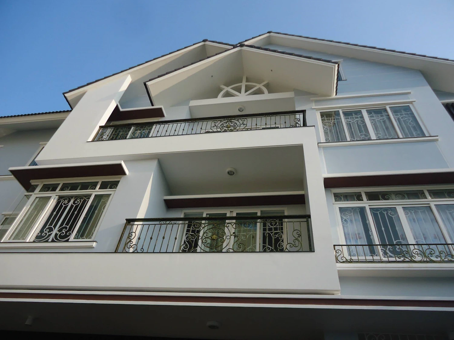 Mẫu thiết kế lan can sắt mỹ thuật - AH0219
