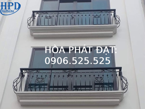 Lan can cổ điển lầu 2 thương hiệu Hòa Phát Đạt