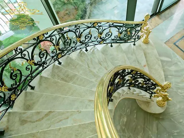 49 Ý Tưởng Mẫu Cầu Thang Sắt Mỹ Thuật Hòa Quyện Vẻ Đẹp Cổ Điển Và Hiện Đại - Hình 18
