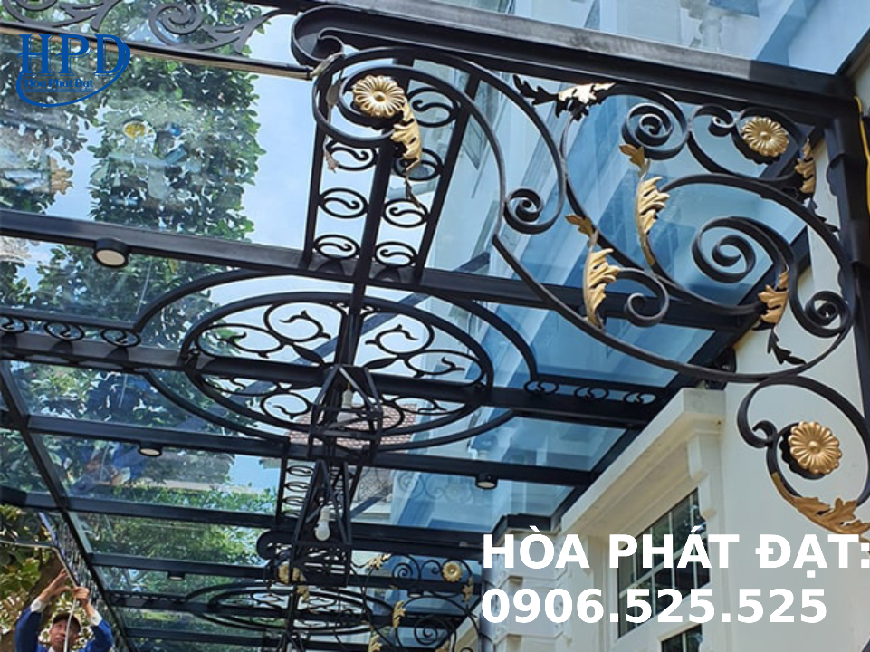 Mái hiên kính sắt nghệ thuật thương hiệu Hòa Phát Đạt