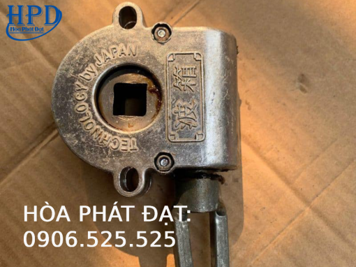 Vật tư, linh kiện, phụ kiện hộp số mái hiên