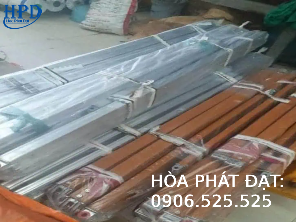 Tay càng mái hiên giá rẻ nhất hiện nay